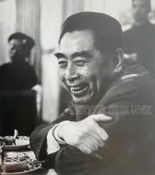 DƬ